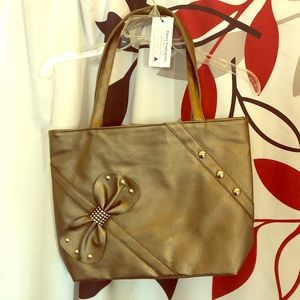 Chuns Fashion Women’s Green Full Size Handbag